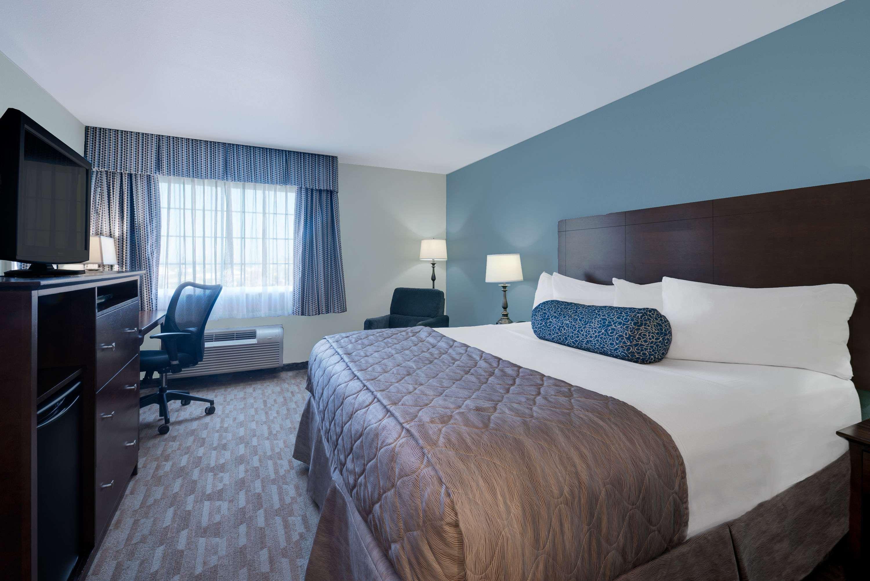 Baymont By Wyndham Minot Hotel Buitenkant foto