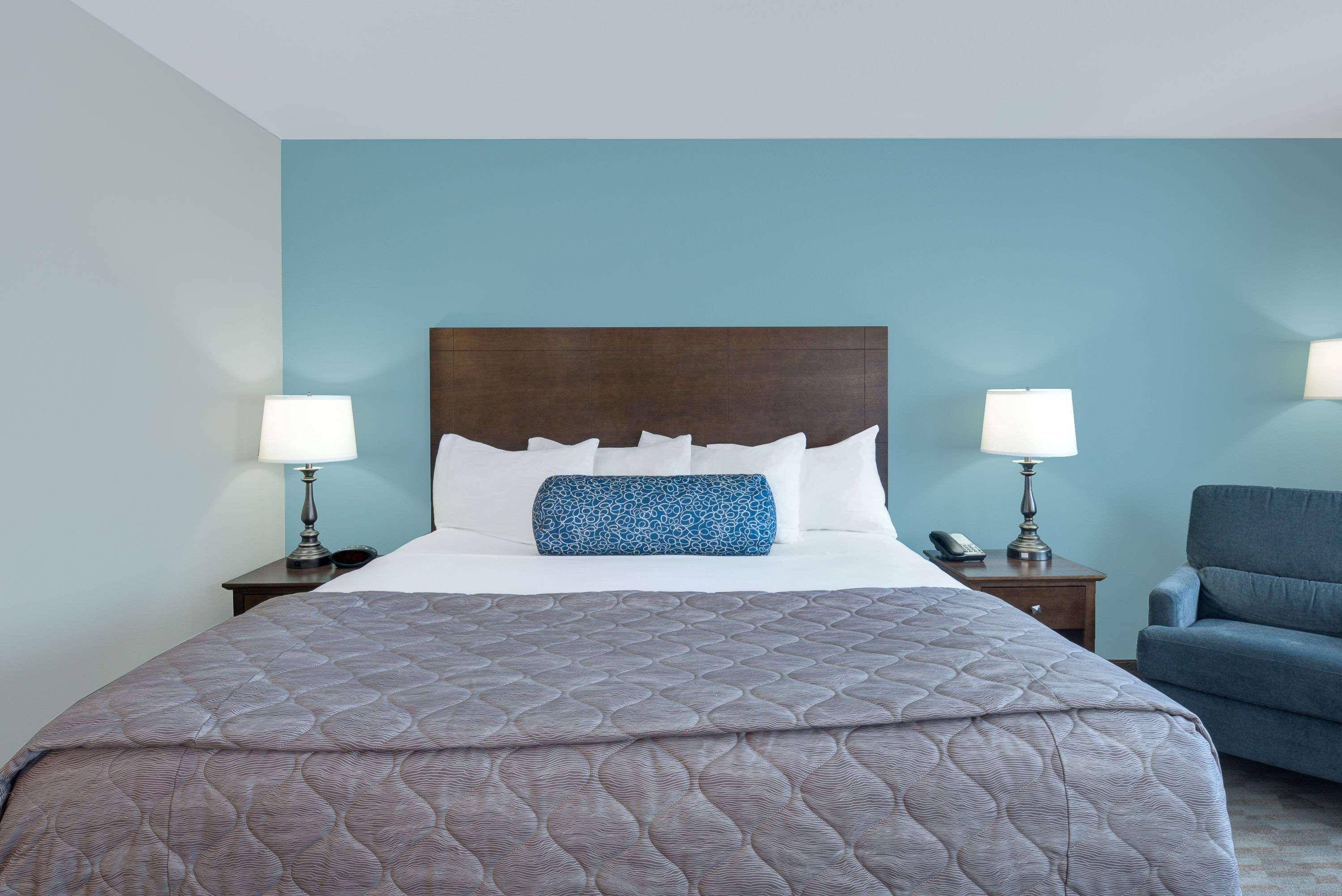 Baymont By Wyndham Minot Hotel Buitenkant foto
