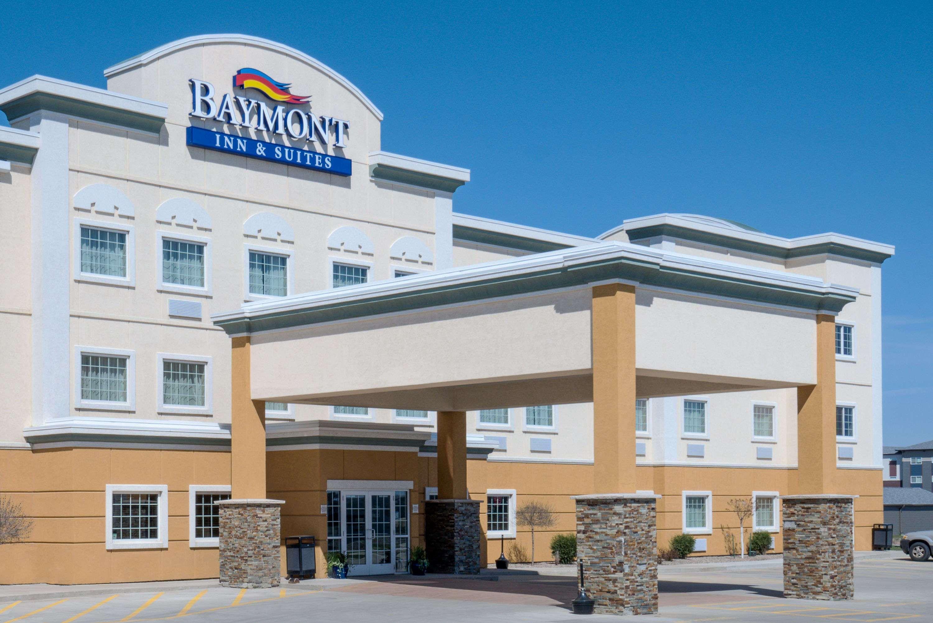 Baymont By Wyndham Minot Hotel Buitenkant foto