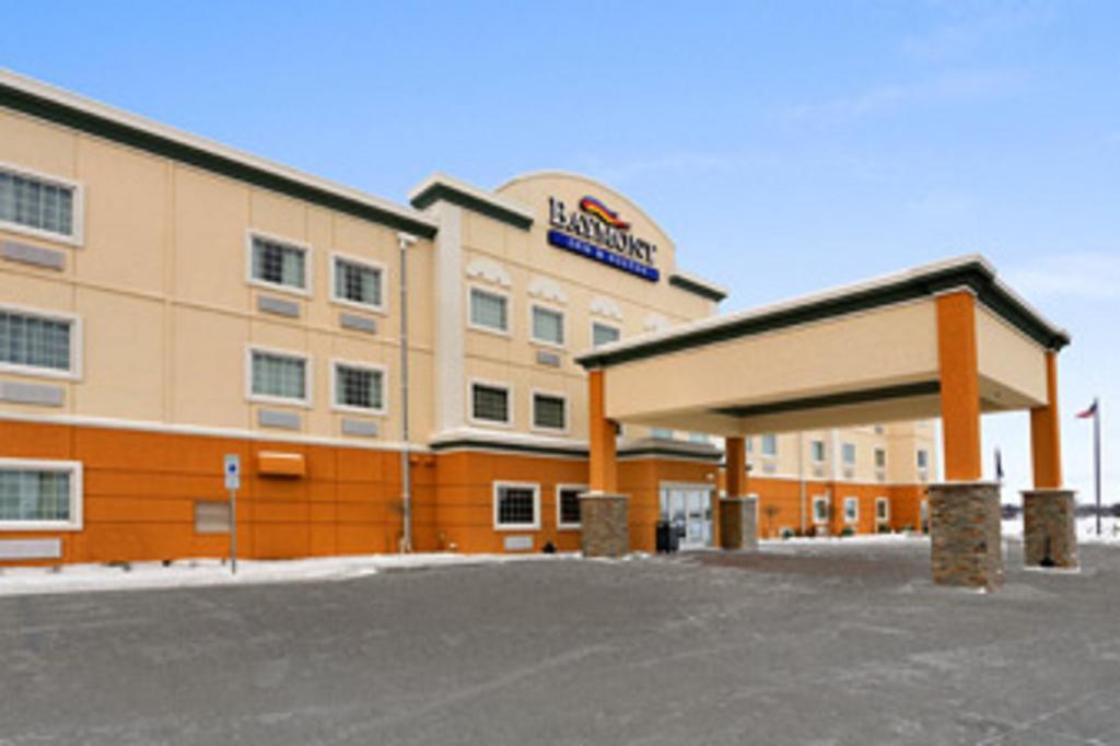 Baymont By Wyndham Minot Hotel Buitenkant foto